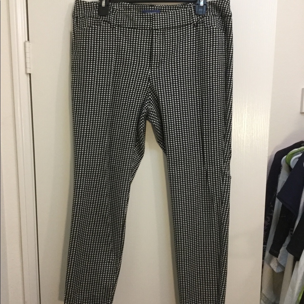 Old Navy Pixie Pant